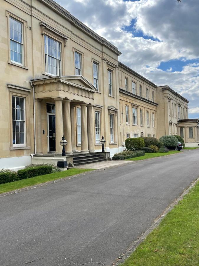 Nordic Regency Apartment Cheltenham Exterior photo